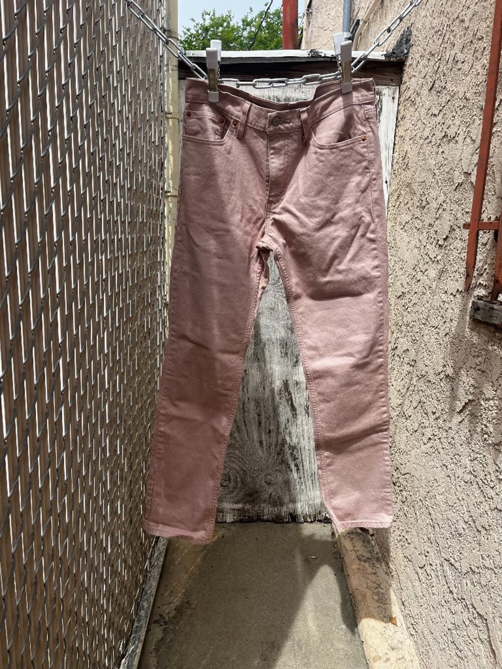 Salmon Levis 511s
